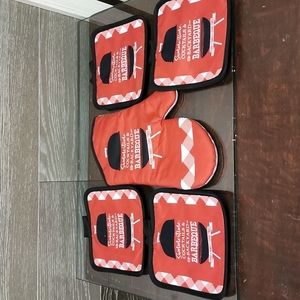 Flame resistant BBQ grilling hotpad and oven mitt set